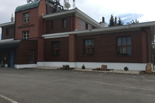 Rekonstrukce exteri&eacute;rů chaty KČT na Koz&aacute;kově